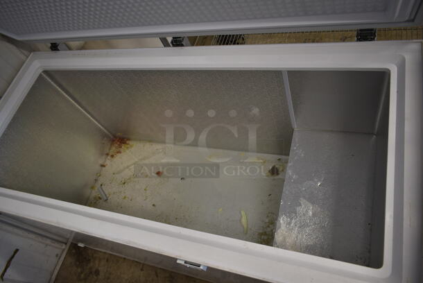Coldline XF-512 Metal Chest Freezer. 115 Volts, 1 Phase. Tested and Working! - Image 4 of 5
