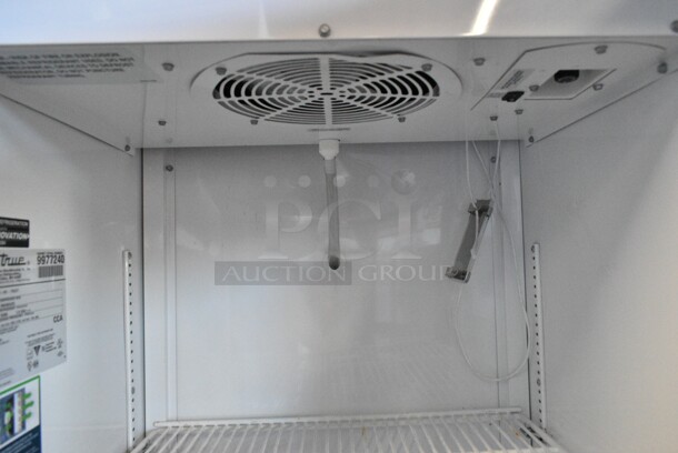 2020 True GDM-12-HC Metal Commercial Single Door Reach In Cooler Merchandiser w/ Poly Coated Racks. 115 Volts, 1 Phase. Tested and Working! - Image 4 of 5