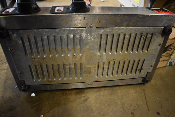 Vollrath Cayenne Stainless Steel Commercial Countertop Electric Powered Double Panini Press. 23x14.5x8. Tested and Working! - Image 11 of 11