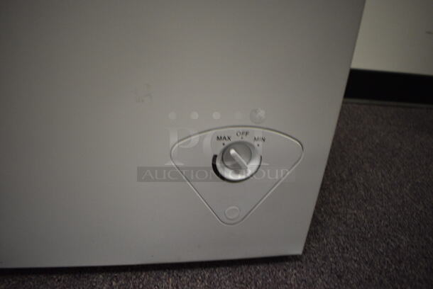 Magic Chef HMCF5W3 Free Standing Freezer. Tested and Working (Main Building) - Image 4 of 11