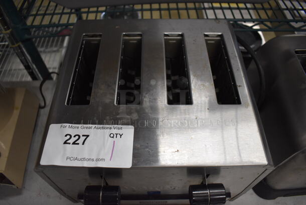 Waring WCT800RC Stainless Steel Commercial Countertop 4 Slot Toaster. 120 Volts, 1 Phase. 12x13x9 - Image 4 of 5
