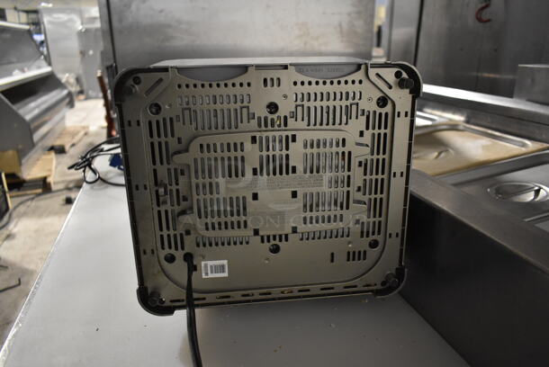 Cuisinart Metal Countertop 4 Slot Toaster.  - Image 5 of 7