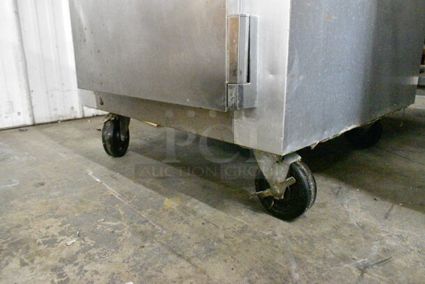 Traulsen G10000 Stainless Steel Commercial 2 Half Size Door Reach In Cooler on Commercial Casters. 115 Volts, 1 Phase. Tested and Powers On But Does Not Get Cold - Image 3 of 7