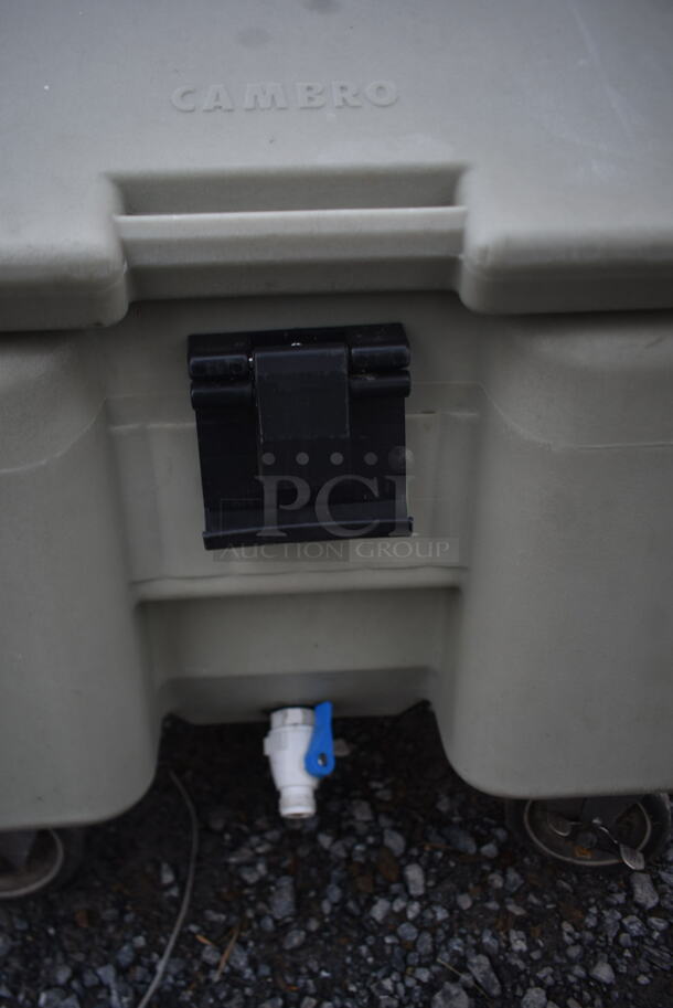 Cambro Poly Insulated Portable Ice Bin on Commercial Casters. - Image 3 of 4
