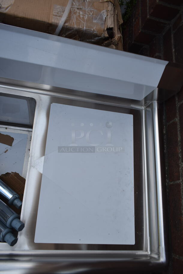 BRAND NEW SCRATCH AND DENT! Steelton 522CS11818R 38 3/4" 18-Gauge Stainless Steel One Compartment Commercial Sink with Right Drainboard - 18" x 18" x 12" Bowl. - Image 4 of 5