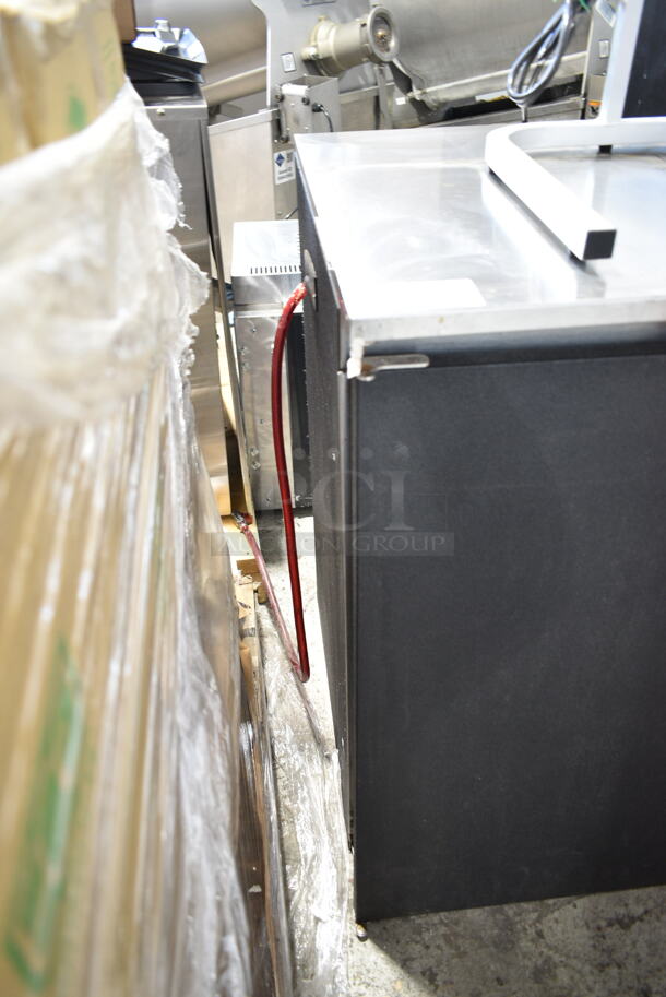 Glastender BB84-R1-BS(LRR) Metal Commercial 3 Door Back Bar Cooler. 115 Volts, 1 Phase. Tested and Working! - Image 3 of 11