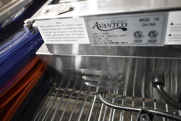 BRAND NEW SCRATCH AND DENT! Avantco 177P85S Stainless Steel Commercial Countertop Panini Sandwich Grill with Smooth Plates - 18 3/16" x 9 1/16" Cooking Surface. 120 Volts, 1 Phase. Tested and Working! - Image 4 of 5