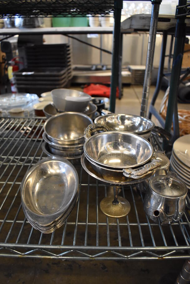 ALL ONE MONEY! Tier Lot of Various Items Including Glass Saucers, Ceramic Plates and Metal Dishes - Image 10 of 10