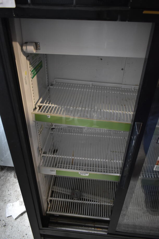 True GDM-33SSL-54 Metal Commercial 2 Door Reach In Cooler Merchandiser w/ Poly Coated Racks. 115 Volts, 1 Phase. Tested and Working! - Image 4 of 7