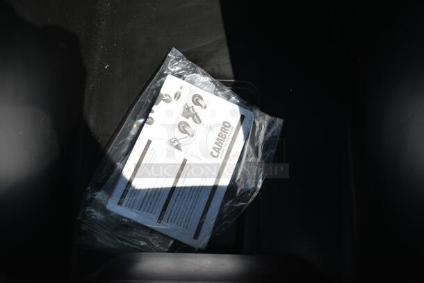 BRAND NEW SCRATCH AND DENT! Cambro CS100 SlidingLid™ Black Mobile Ice Bin - 100 lb. Capacity - Image 7 of 8