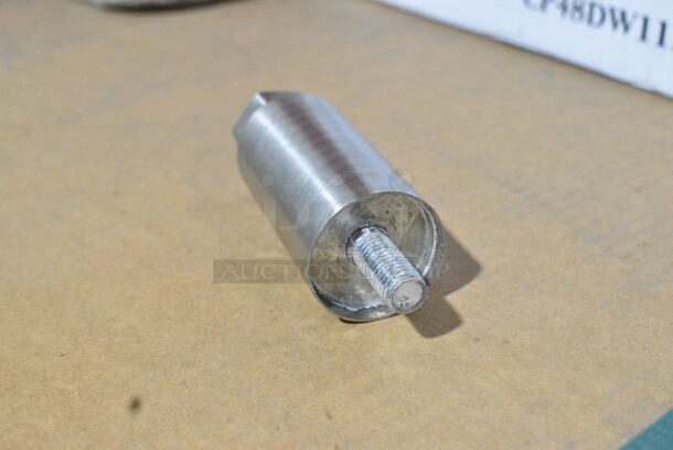 BRAND NEW SCRATCH AND DENT! Avantco 177EG30N Stainless Steel Commercial Countertop Electric Powered Flat Top Griddle. 208/240 Volts, 1 Phase.  - Image 6 of 7