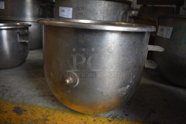 Metal Commercial Mixing Bowl. 17x14x12 - Image 4 of 4