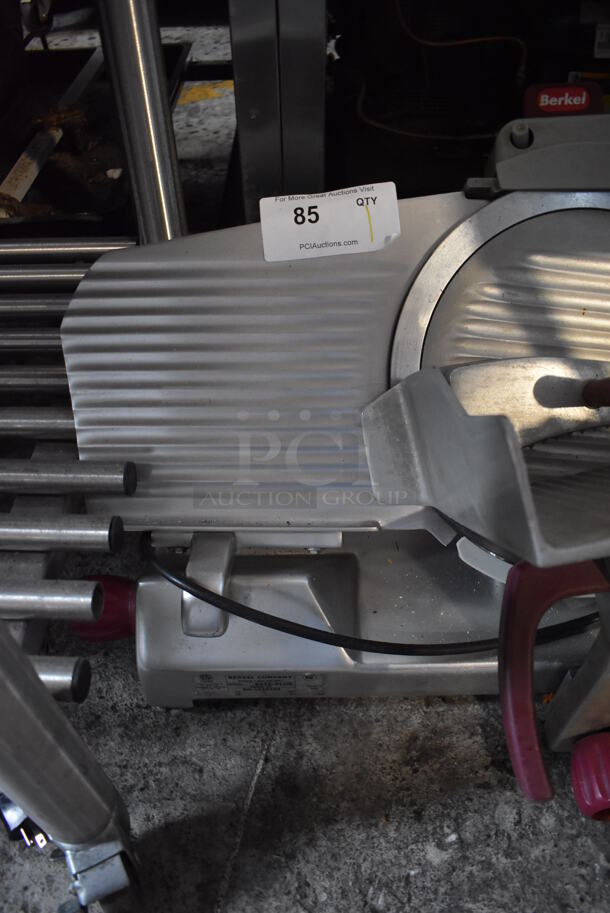 Berkel 827E-PLUS Stainless Steel Commercial Countertop Meat Slicer w/ Blade Sharpener. 115 Volts, 1 Phase. Tested and Working! - Image 4 of 5