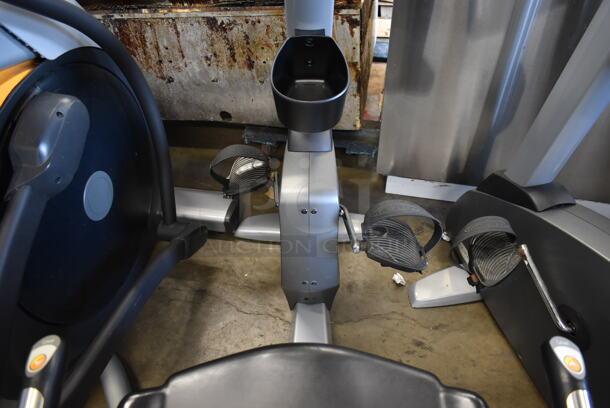 Matrix R-3x/5x/7x Commercial Floor Style Stationary Exercise Bicycle. 100-240 Volts, 1 Phase. Tested and Working! - Image 3 of 5