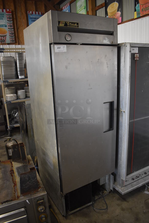 True T-23 Stainless Steel Commercial Single Door Reach In Cooler w/ Metal Pan Rack. 115 Volts, 1 Phase. 27x30x79. Tested and Working! - Image 2 of 6