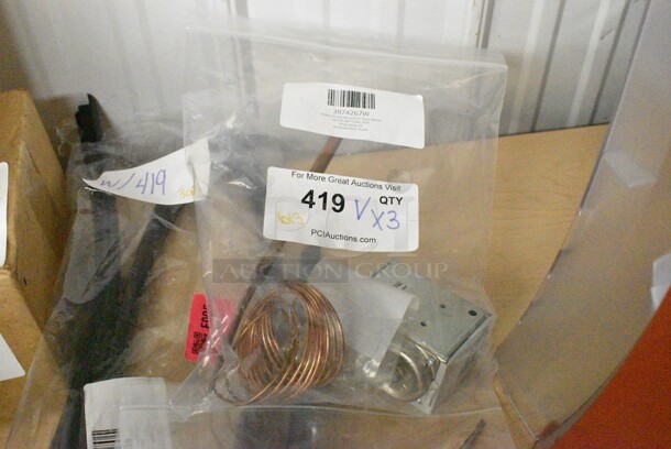 3 BRAND NEW SCRATCH AND DENT! Items Including AP461067 AllPoints 46-1067 4-Pole Thermostat; Type: D1/D18; Temperature 200 - 550 Degrees Fahrenheit; 48" Capillary, 3974267W Heatcraft 4267W Defrost Term Switch, HPGS26639 Alto-Shaam GS-26639 Gasket. 3 Times Your Bid!  - Image 5 of 8