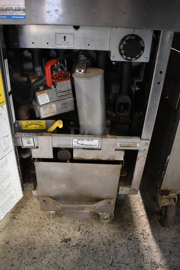 Dean CFSM150GNS Stainless Steel Commercial Floor Style Natural Gas Powered Deep Fat Fryer. 120,000 BTU. 16x31x47 - Image 7 of 8