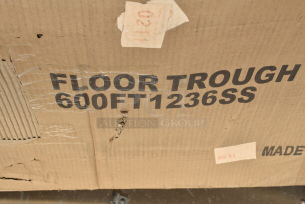 BRAND NEW SCRATCH AND DENT! Regency 600FT1236SS 12" x 36" 14-Gauge Stainless Steel Floor Trough with Grate - Image 2 of 2