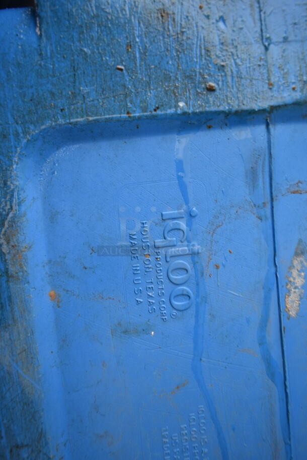 Igloo Blue and White Poly Portable Cooler.  - Image 4 of 4