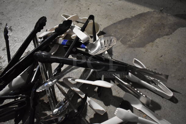 ALL ONE MONEY! Crate of Various BRAND NEW Items Including Ladles and Tongs - Image 2 of 6