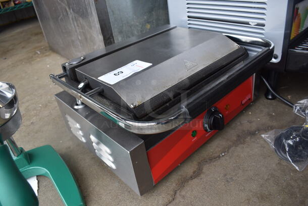 LIKE NEW! Avantco 177P70S Stainless Steel Commercial Countertop Panini Press Sandwich Grill. Unit Was Used a Few Times at a Trade Show as a Demonstration. 120 Volts, 1 Phase. 17x14x8. Tested and Working! - Image 2 of 5