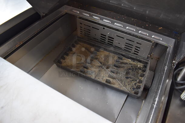 Turbo Air MST-28-12 Stainless Steel Commercial Sandwich Salad Prep Table Bain Marie Mega Top on Commercial Casters. 115 Volts, 1 Phase. 28x35x45. Tested and Working! - Image 3 of 6