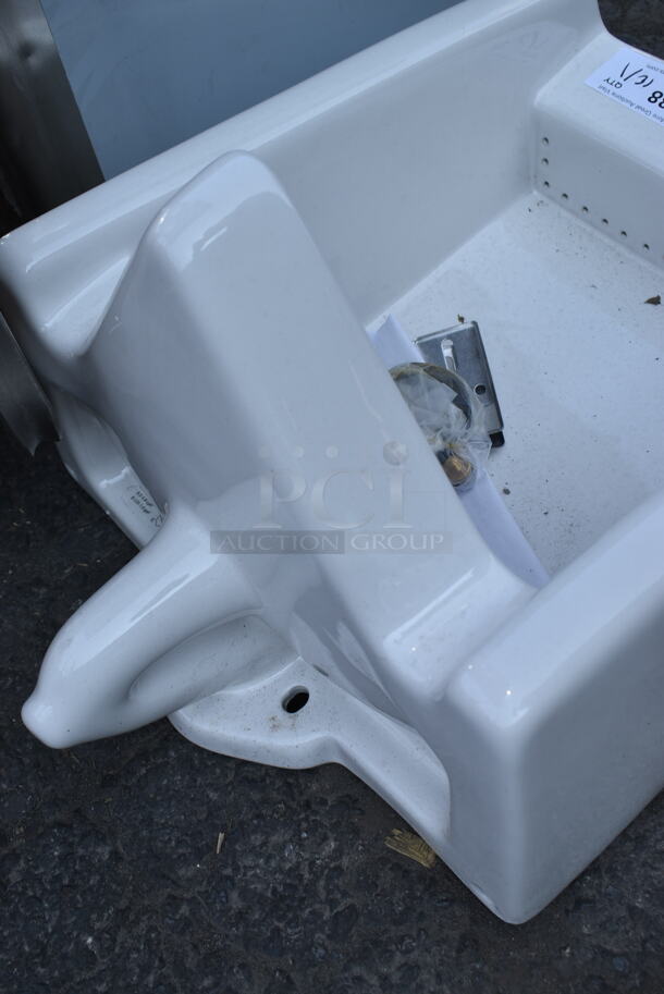 BRAND NEW SCRATCH AND DENT! American Standard Washbrook FloWise 6590001EC.020 Vitreous China Washout Universal Urinal with EverClean and Top Spud Inlet - 0.125 to 1.0 GPF - Image 6 of 10