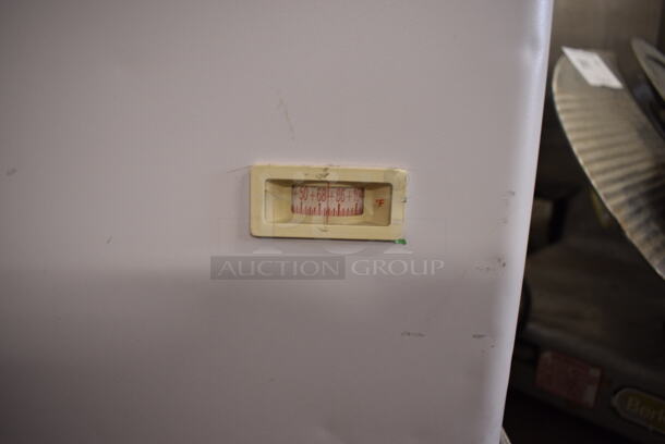 Model ISL 11 Metal Commercial Chest Freezer Merchandiser on Commercial Casters. 120 Volts, 1 Phase. 41x25x38. Tested and Working! - Image 5 of 8