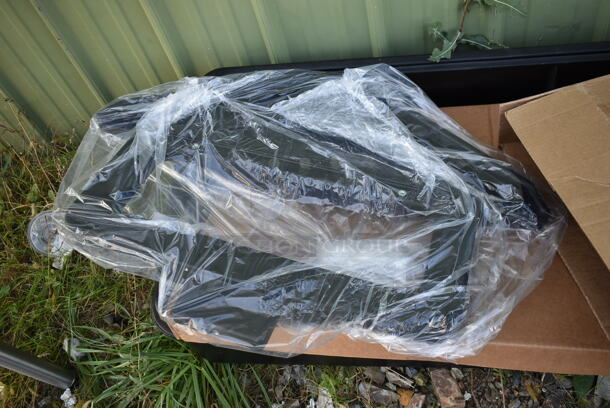 BRAND NEW SCRATCH AND DENT! CFS 298019118 Black Poly Buffet Station. - Image 3 of 6