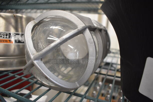Light w/ Covert for Walk In or Hood. 5x5x12 - Image 2 of 2
