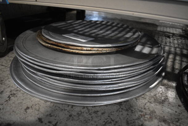 15 Various Round Pizza Baking Pans. Includes 14x14. 15 Times Your Bid! - Image 2 of 2