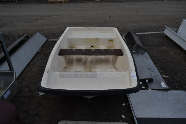 The Dink Row Boat. - Image 2 of 6