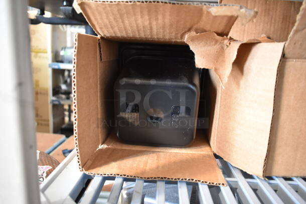 Box of 6 BRAND NEW Black Poly 1/6 Size Drop In Bins. 1/6x6 - Image 3 of 4
