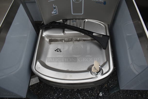 BRAND NEW SCRATCH AND DENT! Elkay Wall Mount Water Fountain w/ Bottle Filler - Image 2 of 4