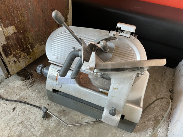 Hobart Model 2912 Stainless Steel Commercial Countertop Meat Slicer w/ Blade Sharpener. 115 Volts, 1 Phase. 27x23x28. Tested and Working! - Image 3 of 8