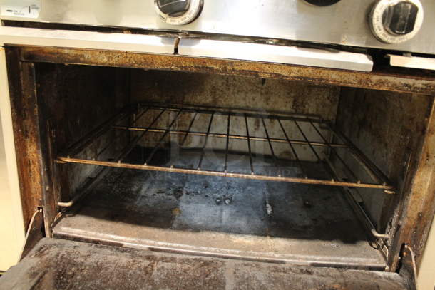 Garland X60-6R24RR Stainless Steel Commercial Natural Gas Powered 6 Burner Range w/ Right Side Flat Top Griddle, 2 Ovens, Back Splash and Over Shelf. - Image 6 of 10