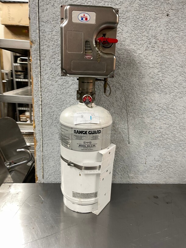 Range Guard RG-2.5G Cylinder With Valve and Badger Control Head Great for Commercial System - Image 3 of 8