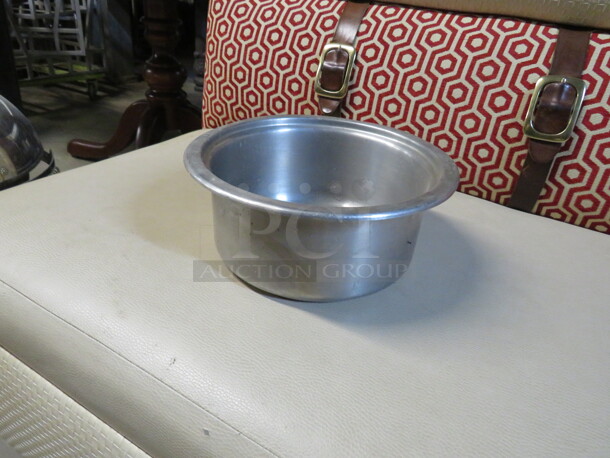 One Bon Chef Stainless Steel Pan. 10.5X4
