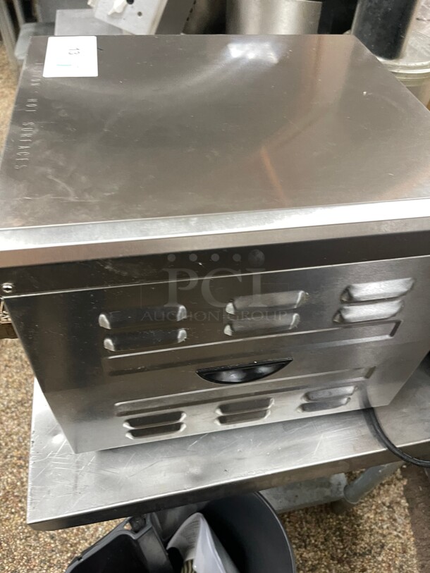 Waring CTS1000 Commercial Conveyor Toaster 1800W- 1000 Slices/hr w/ 2 inch Product Opening, 115v/1ph NSF - Image 4 of 7