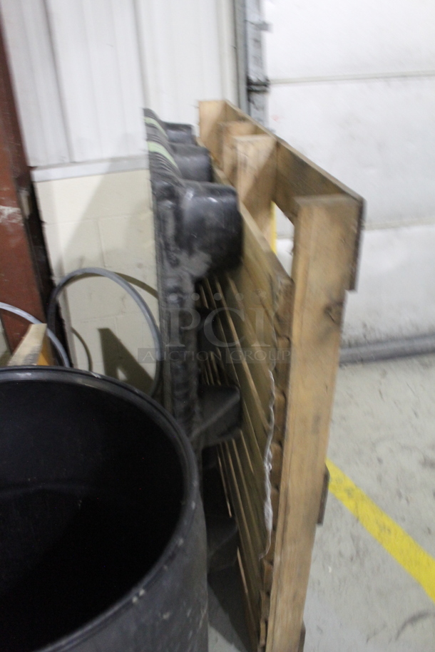 ALL ONE MONEY! Lot of Various Items Including Poly Barrels, Laundry Cart and Wooden Pallet. BUYER MUST REMOVE. - Image 4 of 4