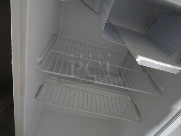 One Black And Decker Refrigerator. #BCFA27. 115 Volt. 19X18X26 - Image 2 of 2