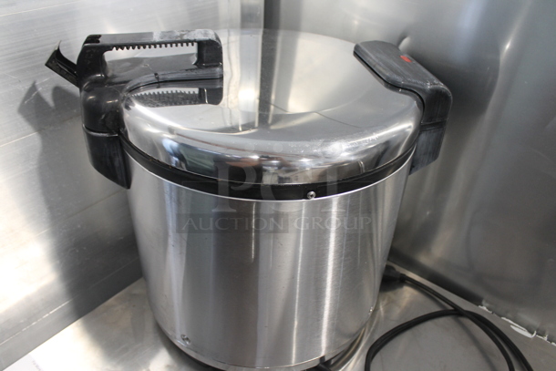 Winco RW-S450 Stainless Steel Commercial Countertop Rice Warmer. 110 Volts, 1 Phase. Tested and Does Not Power On - Image 4 of 7