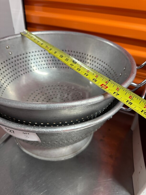 Clean! Assorted  11 Qt. Heavy-Duty Aluminum Colander with Base and Handles NSF Heavy Duty  - Image 1 of 4