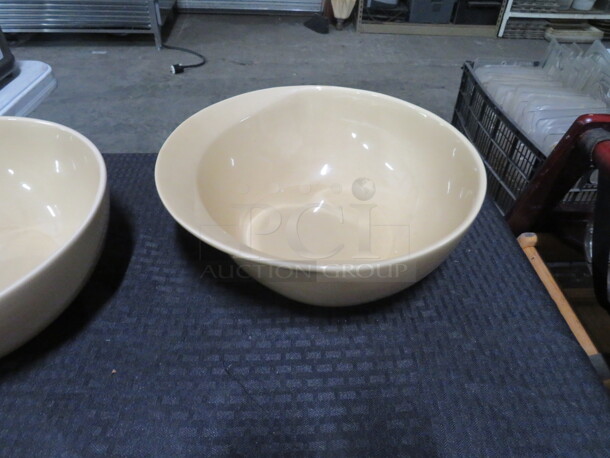 Decorative Serving Bowls. 2XBID - Image 1 of 2