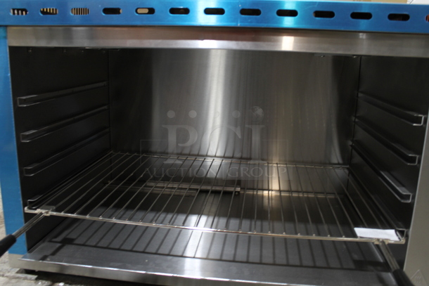 BRAND NEW! Avantco 177CHSME32M Stainless Steel Commercial Countertop Electric Powered 32" Cheese Melter. 208/240 Volts. - Image 5 of 6