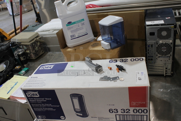 ALL ONE MONEY! Lot of Various Items Including Soap Dispenser and Napkin Dispenser - Image 3 of 8