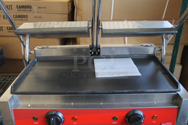 BRAND NEW SCRATCH AND DENT! Avantco 177P85S Commercial Stainless Steel Electric Countertop Double Flat Panini Maker. 120V. Tested And Working! - Image 4 of 8