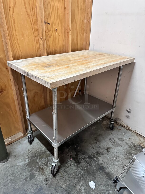 Clean! John Boos & Co. SNS03 Wood Top Work Table with Stainless Steel Base and Adjustable Undershelf - 30 x 48 ON Caster NSF - Image 3 of 6