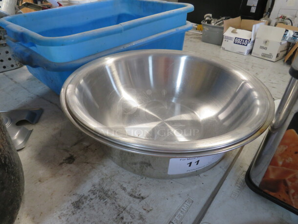 Assorted Size Stainless Steel Mixing Bowl.  3XBID - Image 1 of 1