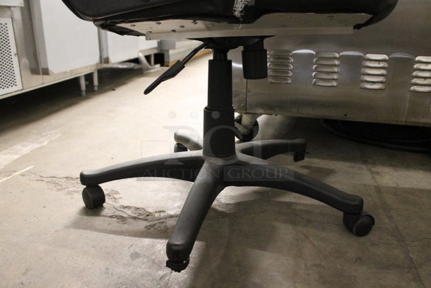 Black Office Chair on Casters. See Pictures For Broken Casters. - Image 4 of 4